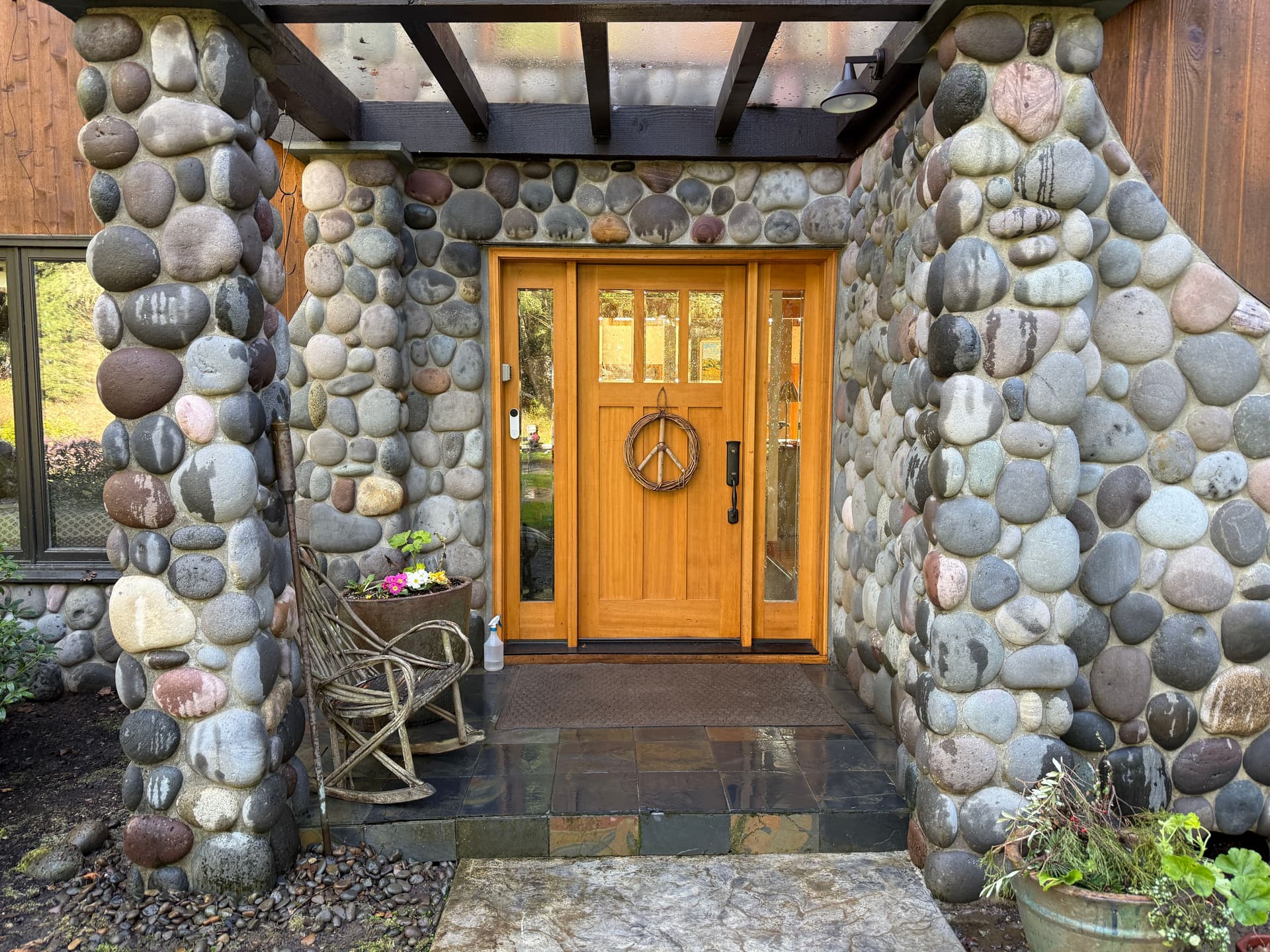 Gallery photos for Debris-Free Roof and Pristine Pathways in McMinnville: Image #2